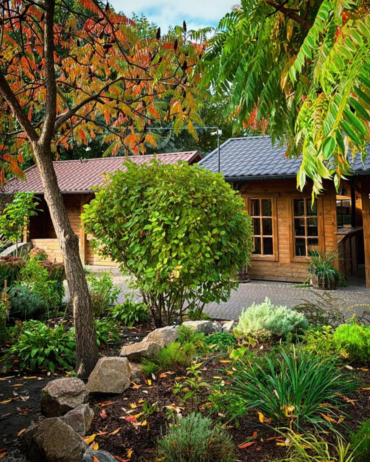 Hotel Bannyi Dvir Uzyn Exterior photo