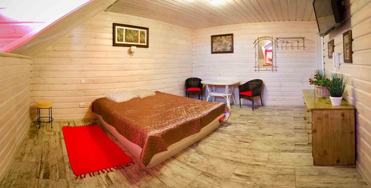 Hotel Bannyi Dvir Uzyn Exterior photo